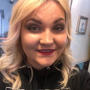 Meet your Posher, Jaymee